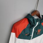 Cortavientos Nike Liverpool 2021/22 - Imagen 3