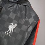 Cortavientos Nike Liverpool Black Plaid 2021/22 - Imagen 5