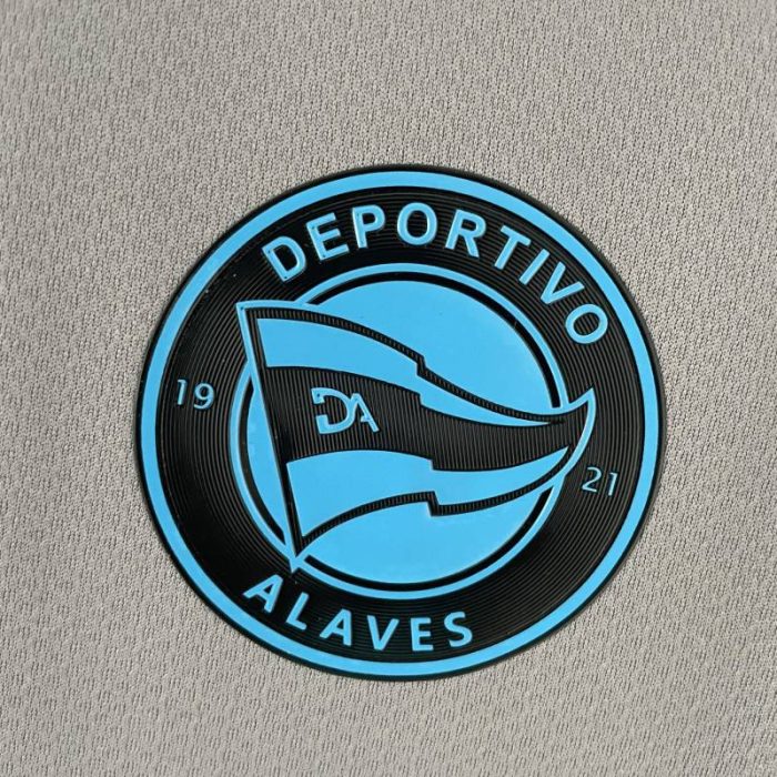 Tercera equipación Alavés 2022/23 - Imagen 4