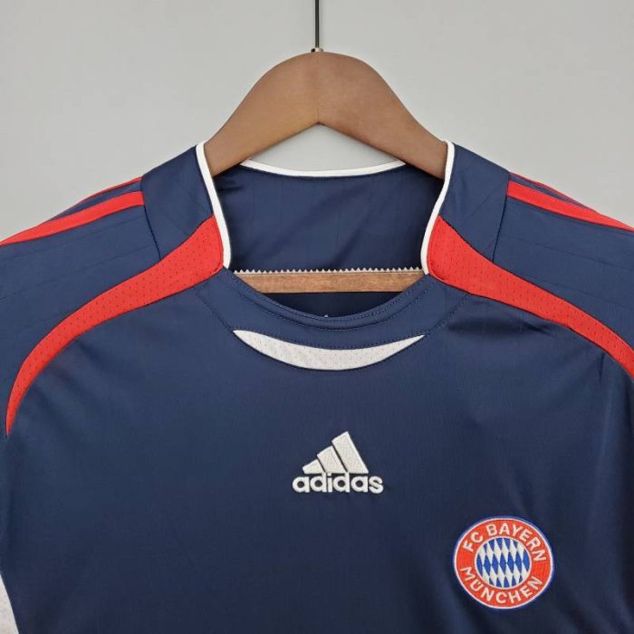 Camiseta calentamiento “Teamgeist” Bayern de Múnich 2021/22 - Imagen 4