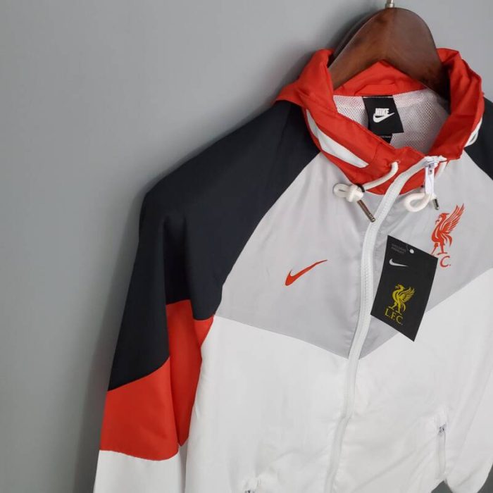 Cortavientos Nike Liverpool 2021/22 - Imagen 3