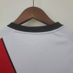 Primera equipación Rayo Vallecano 2022/23 - Imagen 5