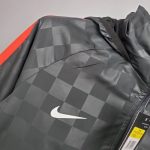 Cortavientos Nike Liverpool Black Plaid 2021/22 - Imagen 6