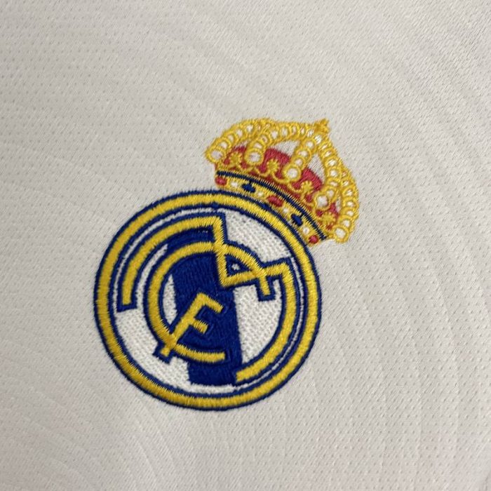 Mini conjunto Real Madrid primera equipación 2021/22 - Imagen 5