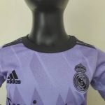Conjunto niño Real Madrid segunda equipación 22/23 - Imagen 3