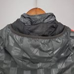 Cortavientos Nike Liverpool Black Plaid 2021/22 - Imagen 8