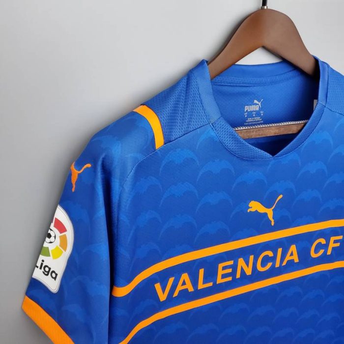 Tercera equipación Valencia CF 2021/22 - Imagen 3