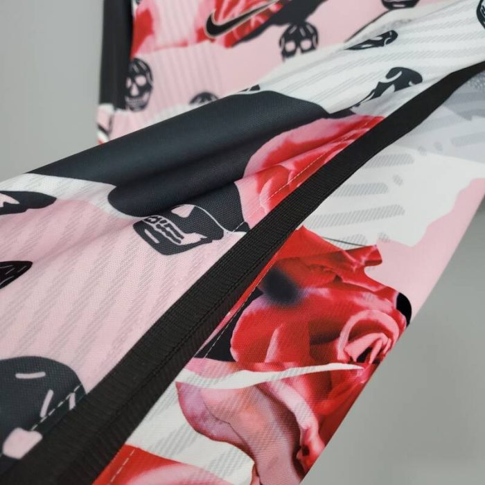 Camiseta calentamiento Liverpool 2021/22 - Imagen 7