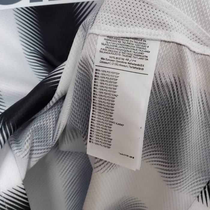 Camiseta local Retro Juventus 2011/12 - Imagen 9