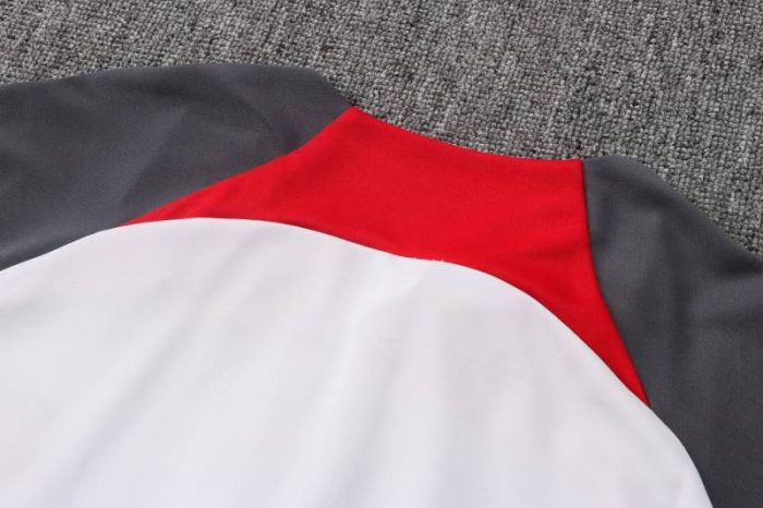 Chaqueta deportiva Liverpool 2022/23 - Imagen 3