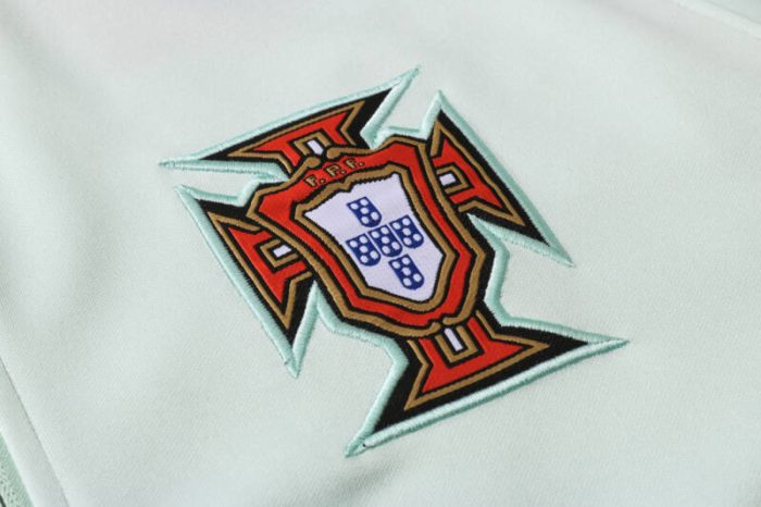 Chaqueta Nike Portugal 2020/21 - Imagen 5
