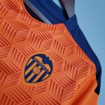 Segunda equipación Stadium Valencia CF 2020/21 - Imagen 5