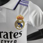 Conjunto niño Real Madrid primera equipación 2022/23 - Imagen 6