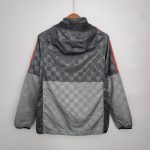 Cortavientos Nike Liverpool Black Plaid 2021/22 - Imagen 2