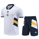 Conjunto «Retro» entrenamiento Real Madrid 2023/24