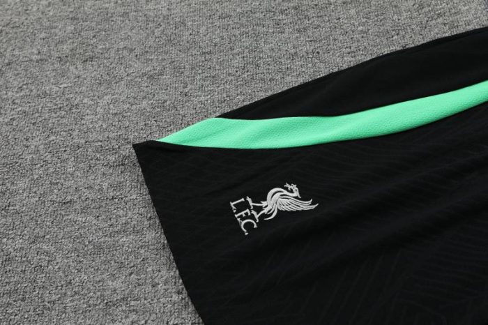 Conjunto de entrenamiento Liverpool 2023/24 - Imagen 6