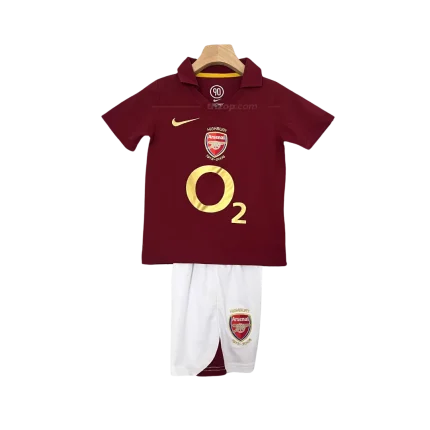 Conjunto niño local Arsenal 05/06
