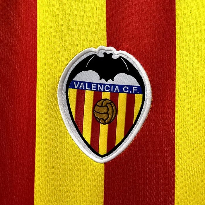 Tercera equipación Stadium Valencia CF 2022/23 - Imagen 4