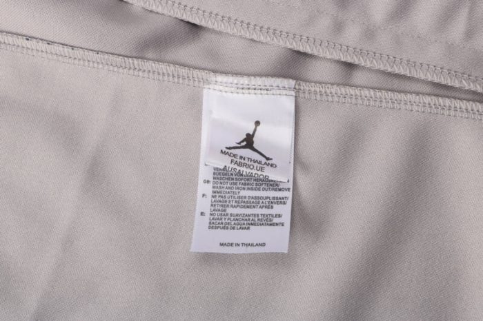 Chaqueta Jordan París Saint-Germain 2022 - Imagen 17