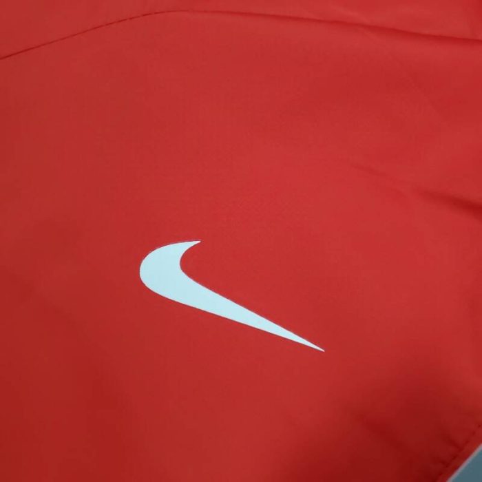 Cortavientos Nike Liverpool 2021/22 - Imagen 6