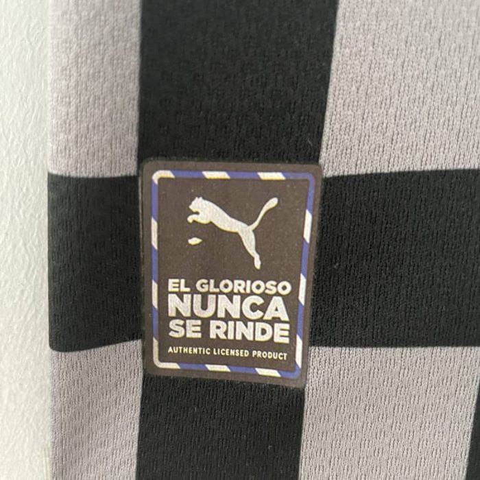Tercera equipación Alavés 2022/23 - Imagen 9