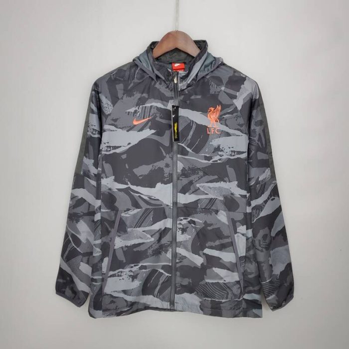 Cortavientos camuflado Nike Liverpool 2021/22 - Imagen 1