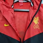 Cortavientos Liverpool 21/22 - Imagen 3