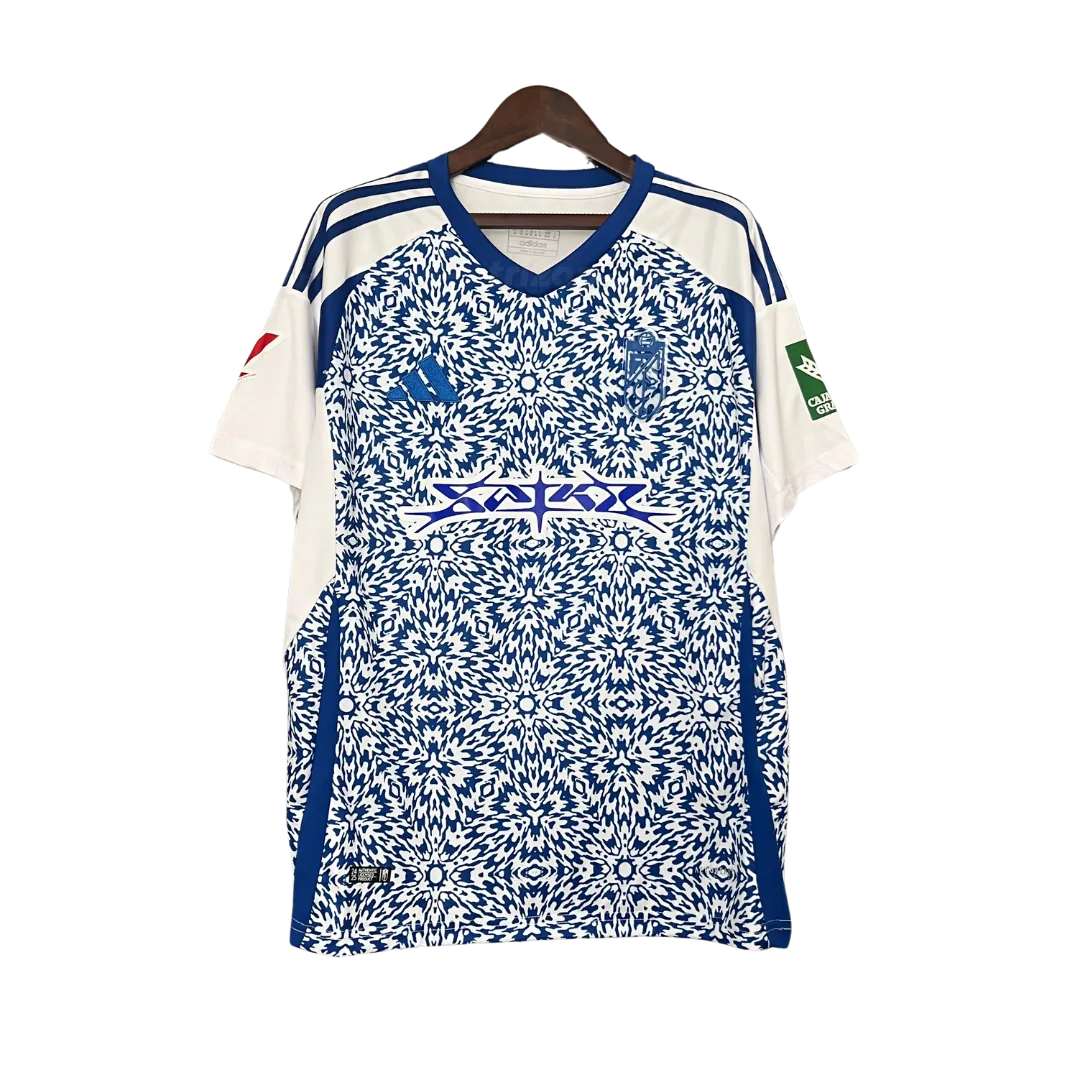 granada-visita-24-25-fan-2 Segunda equipación Granada 24/25 - Imagen 1