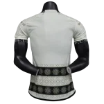 Camiseta Player Version “Especial Blanca” Real Madrid 24/25 - Imagen 2