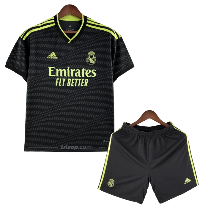Conjunto tercera equipación Real Madrid 2022/23 - Imagen 1