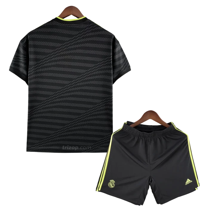 Conjunto tercera equipación Real Madrid 2022/23 - Imagen 2